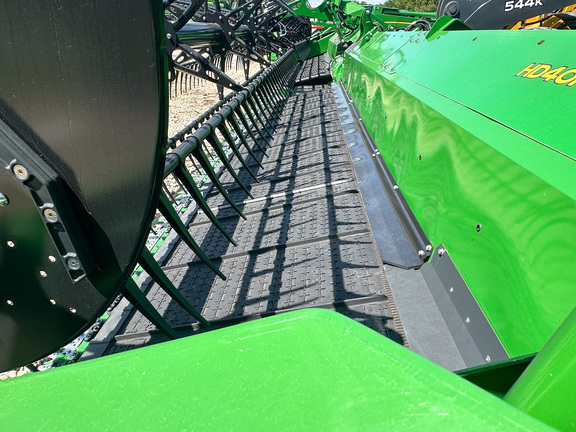 2024 John Deere HD40F Header Combine