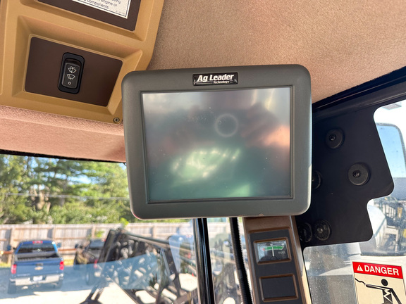 2009 Miller Pro CONDOR A75 Sprayer/High Clearance