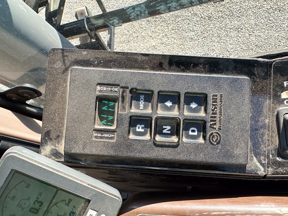 2009 Miller Pro CONDOR A75 Sprayer/High Clearance