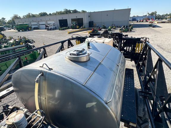 2009 Miller Pro CONDOR A75 Sprayer/High Clearance