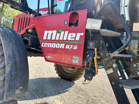 2009 Miller Pro CONDOR A75 Sprayer/High Clearance