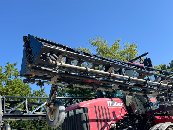 2009 Miller Pro CONDOR A75 Sprayer/High Clearance