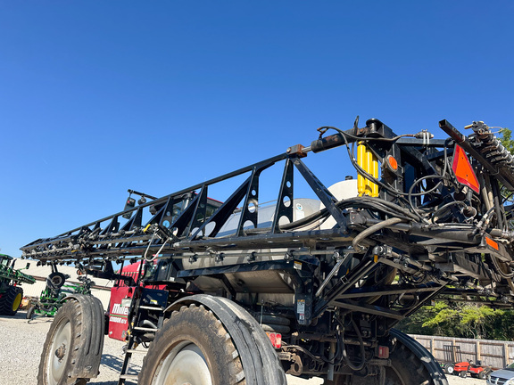 2009 Miller Pro CONDOR A75 Sprayer/High Clearance