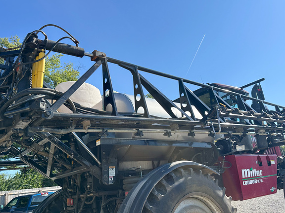 2009 Miller Pro CONDOR A75 Sprayer/High Clearance
