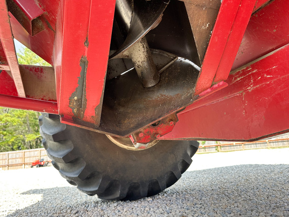 2002 J&M 525-14 Grain Cart