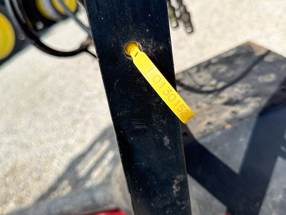 2002 J&M 525-14 Grain Cart