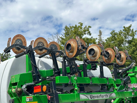 2020 Unverferth 2600 Applicator