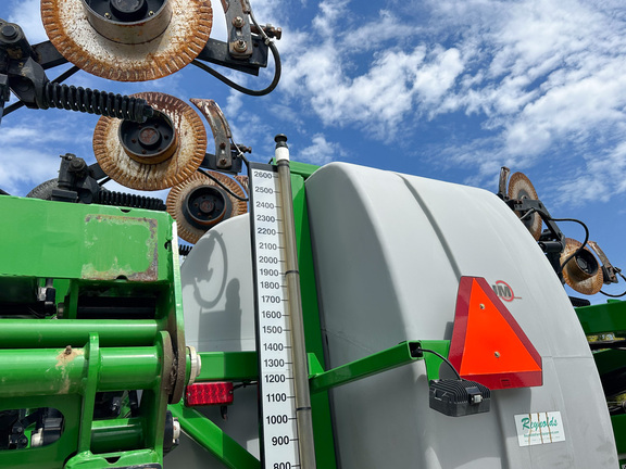 2020 Unverferth 2600 Applicator