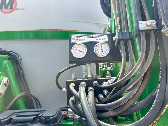 2020 Unverferth 2600 Applicator