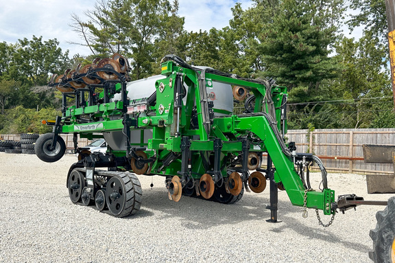 2020 Unverferth 2600 Applicator