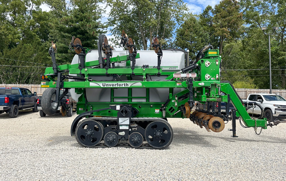 2020 Unverferth 2600 Applicator