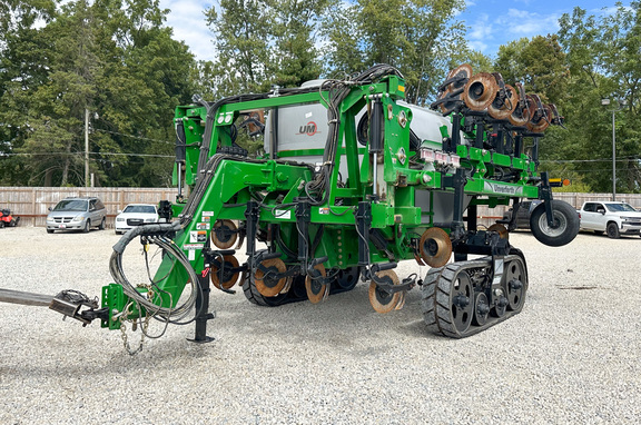 2020 Unverferth 2600 Applicator
