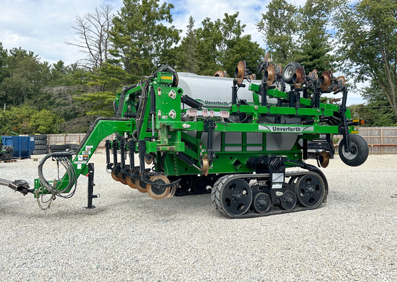 2020 Unverferth 2600 Applicator