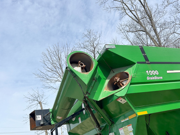 2009 J&M 1000-20 Grain Cart
