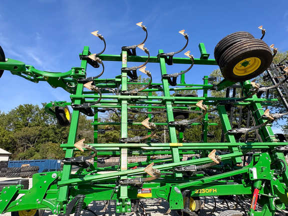 2025 John Deere 2230FH Field Cultivator