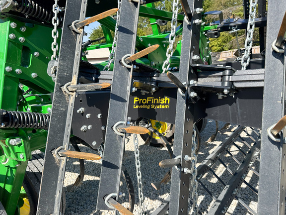 2025 John Deere 2230FH Field Cultivator