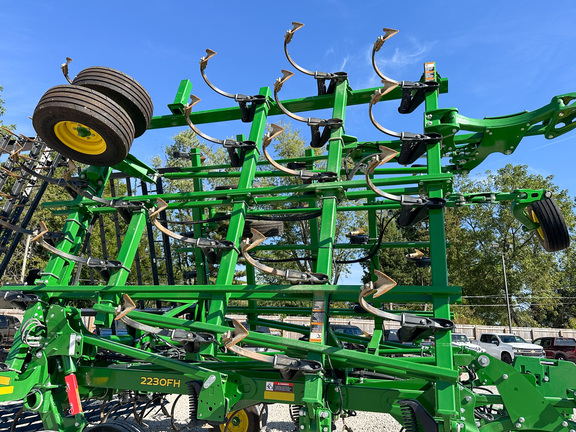 2025 John Deere 2230FH Field Cultivator
