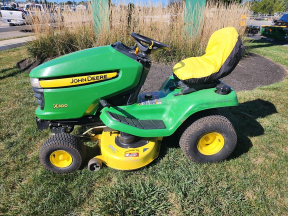 2006 John Deere X300 Garden Tractor