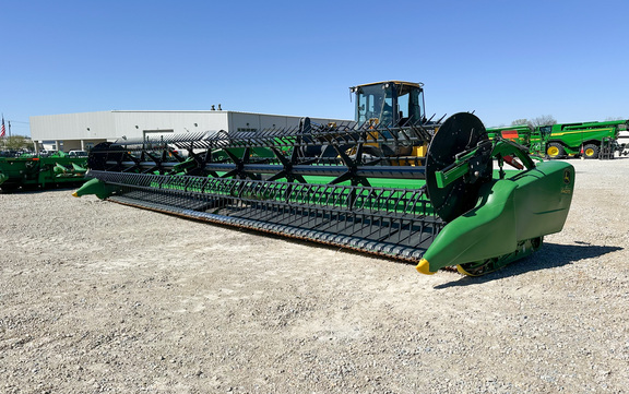 2017 John Deere 640FD Header Combine