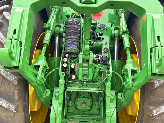 2025 John Deere 8R 370 Tractor