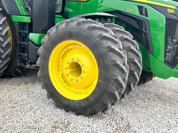 2025 John Deere 8R 370 Tractor