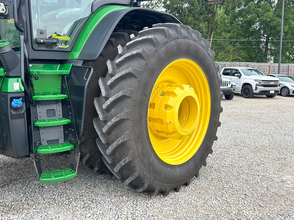 2025 John Deere 8R 370 Tractor