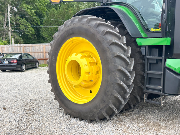 2025 John Deere 8R 370 Tractor