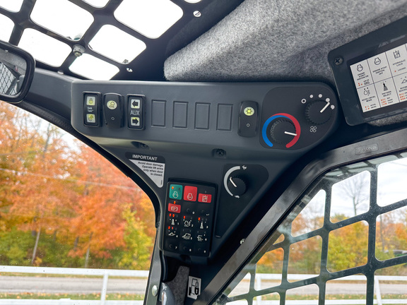 2023 John Deere 325G Compact Track Loader