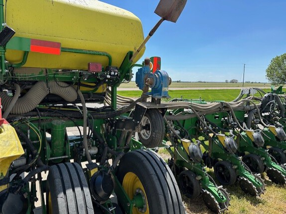 2021 John Deere 1775NT Planter