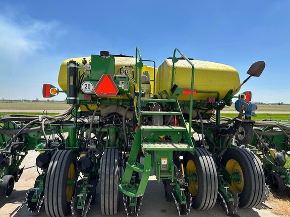 2021 John Deere 1775NT Planter