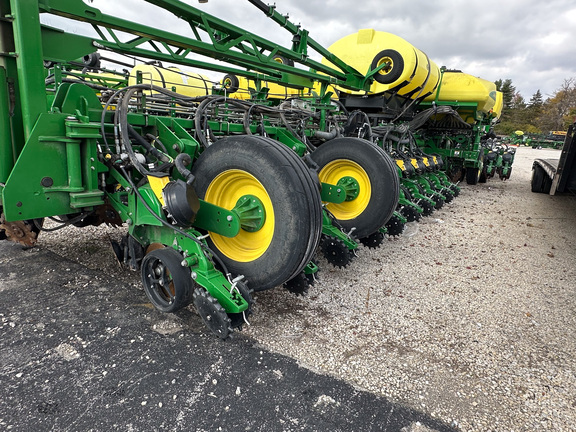 2021 John Deere 1775NT Planter