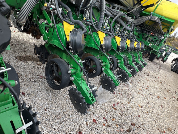 2021 John Deere 1775NT Planter