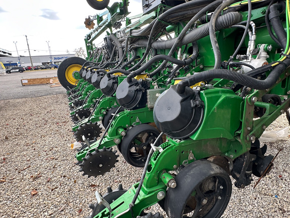 2021 John Deere 1775NT Planter