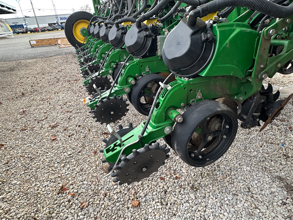 2021 John Deere 1775NT Planter
