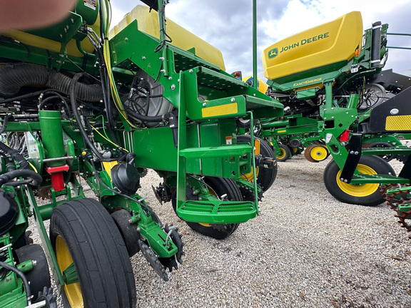 2021 John Deere 1775NT Planter