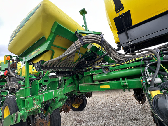 2021 John Deere 1775NT Planter