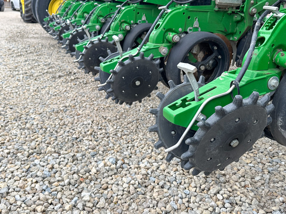 2021 John Deere 1775NT Planter