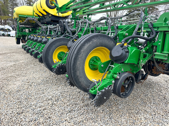 2021 John Deere 1775NT Planter