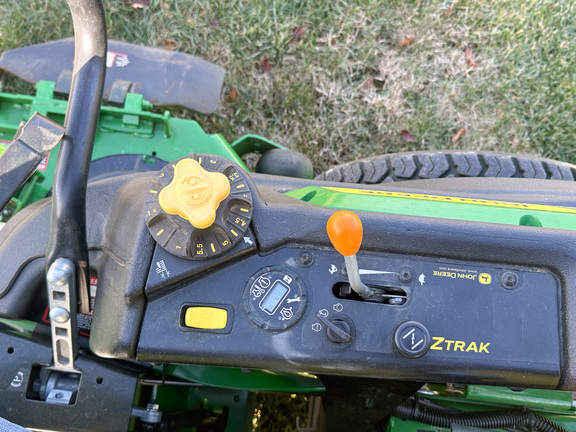 2022 John Deere Z930M Mower/Zero Turn
