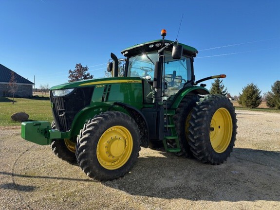 2013 John Deere 7230R Tractor