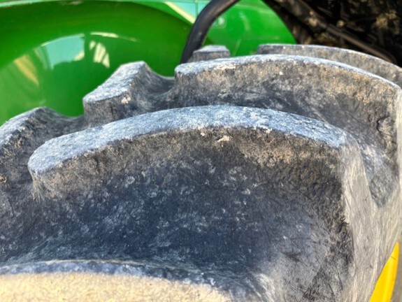 2013 John Deere 7230R Tractor