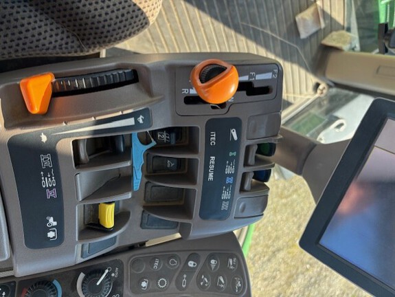 2013 John Deere 7230R Tractor