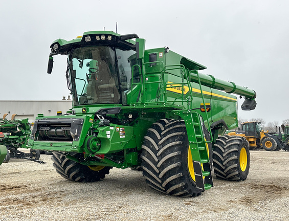 2025 John Deere S7 800 Combine