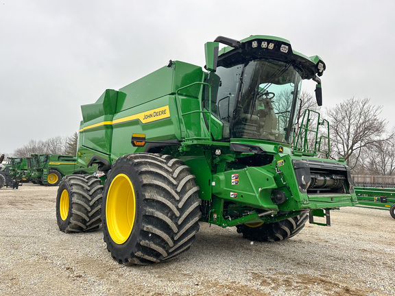 2025 John Deere S7 800 Combine