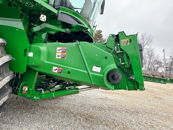 2025 John Deere S7 800 Combine