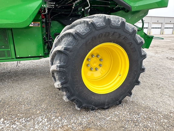 2025 John Deere S7 800 Combine