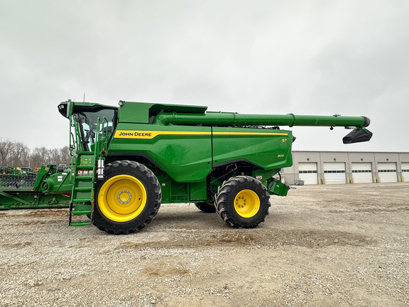2025 John Deere S7 800 Combine