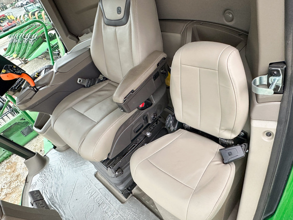 2025 John Deere S7 800 Combine