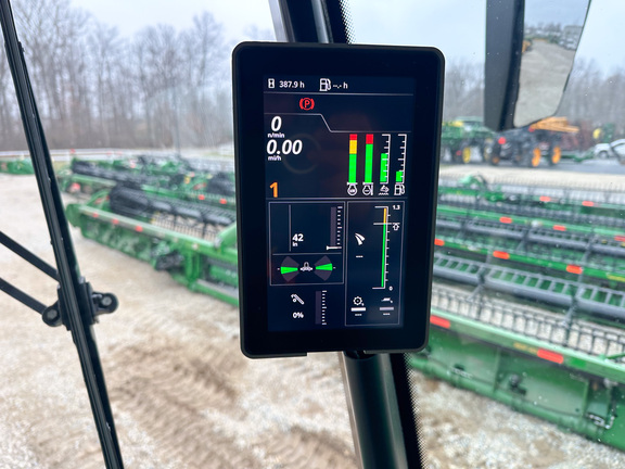 2025 John Deere S7 800 Combine