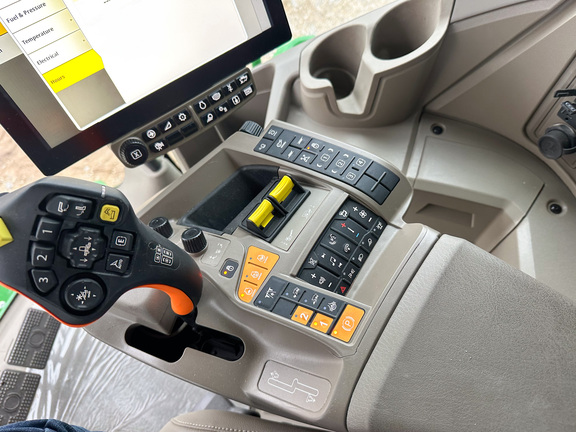 2025 John Deere S7 800 Combine